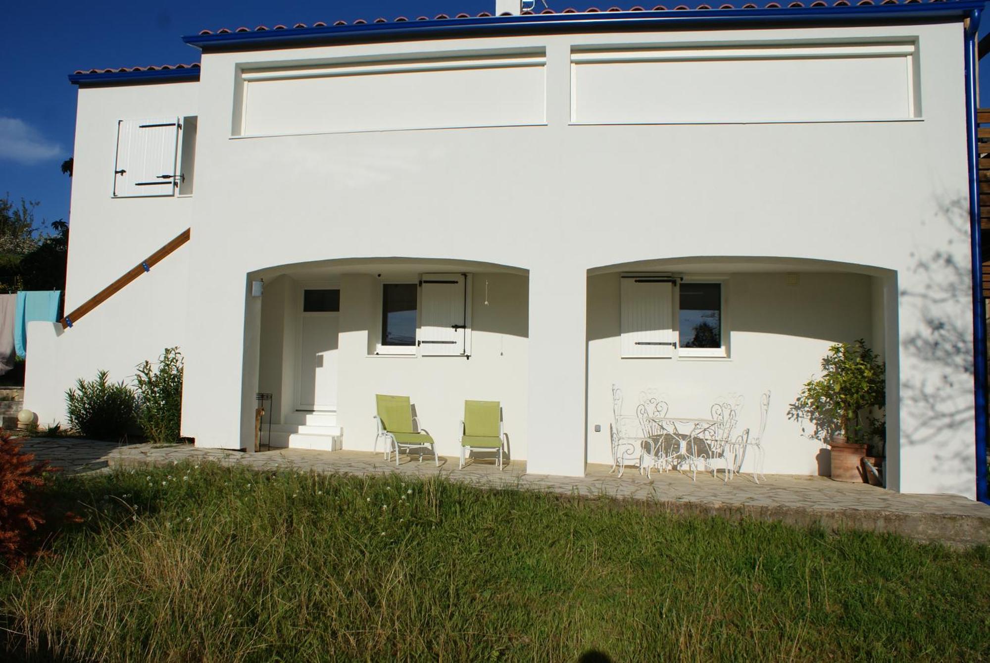 Apartment 2 Pieces Sur Jardin En Pic Saint-loup