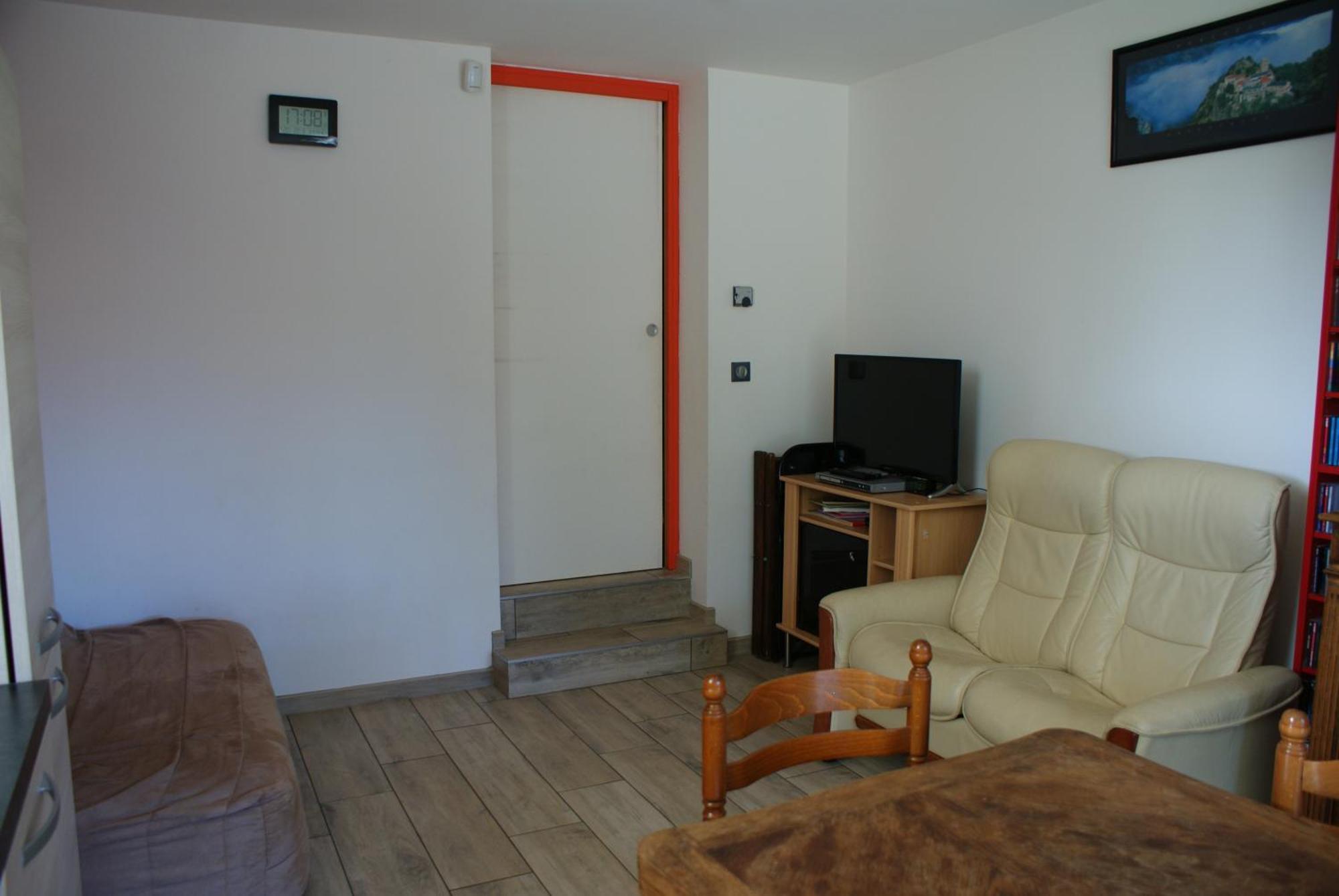 2 Pieces Sur Jardin En Pic Saint-loup *
